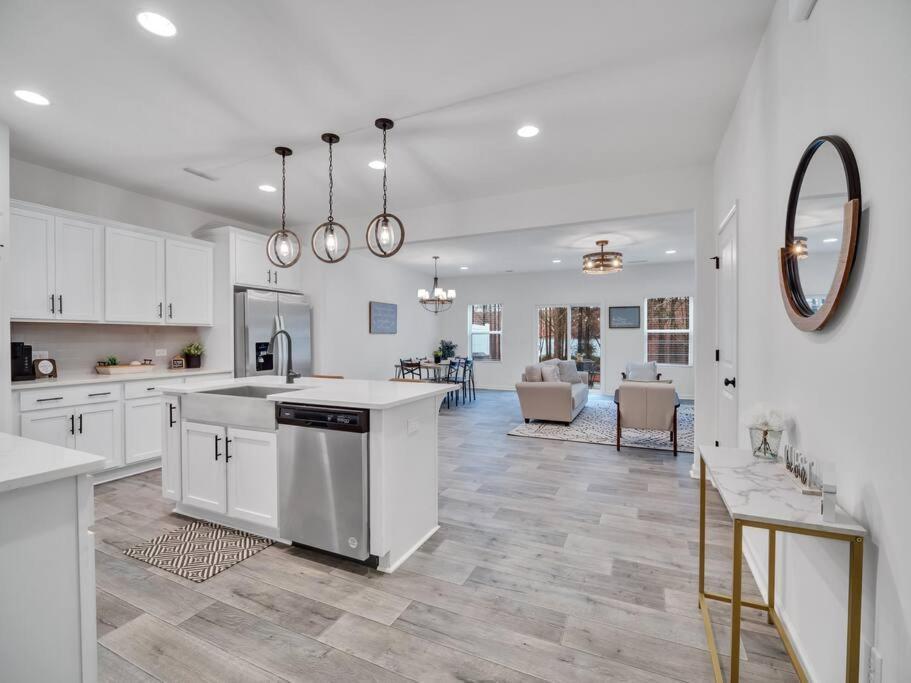 Gorgeous New Townhome/Charlotte! Экстерьер фото