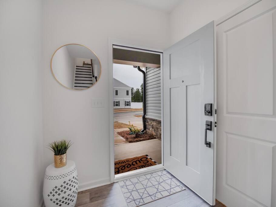 Gorgeous New Townhome/Charlotte! Экстерьер фото