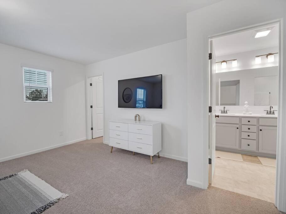 Gorgeous New Townhome/Charlotte! Экстерьер фото