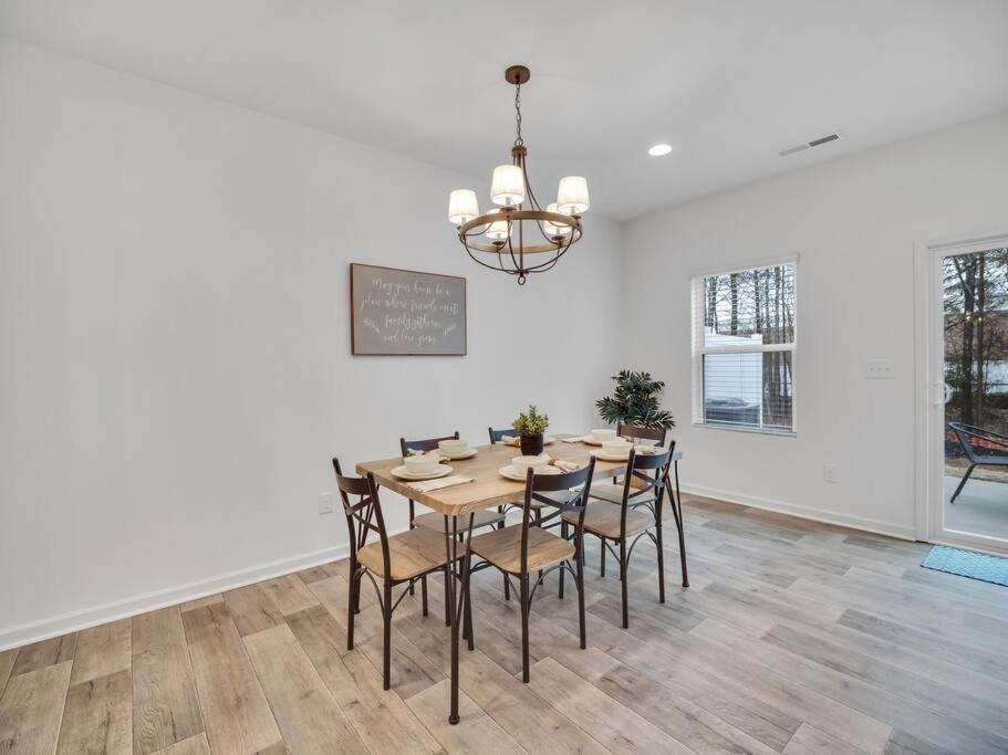 Gorgeous New Townhome/Charlotte! Экстерьер фото