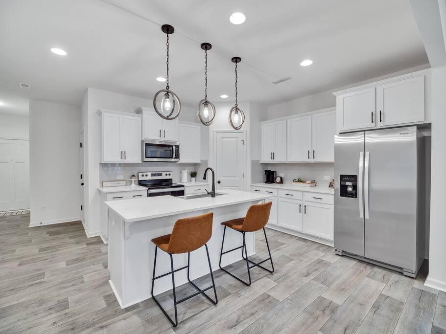 Gorgeous New Townhome/Charlotte! Экстерьер фото