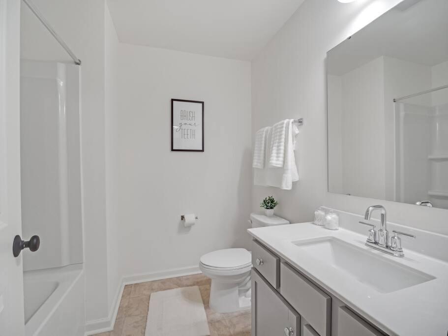 Gorgeous New Townhome/Charlotte! Экстерьер фото