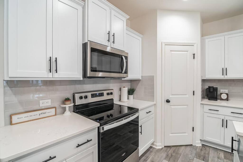 Gorgeous New Townhome/Charlotte! Экстерьер фото