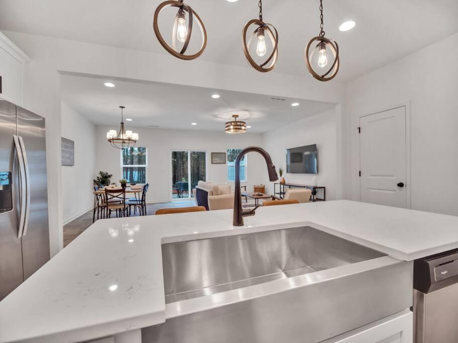 Gorgeous New Townhome/Charlotte! Экстерьер фото